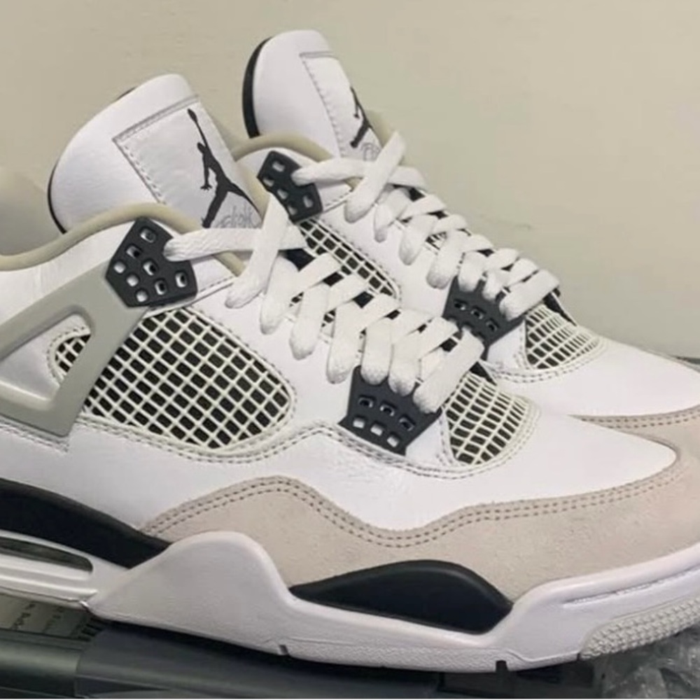 Jordan 4 Retro Military Black Sneakers Men’s 7.5